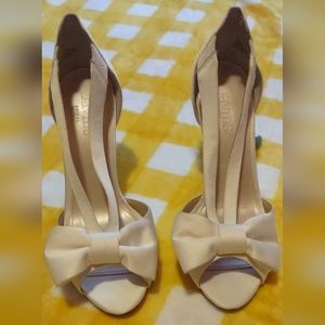David's Bridal White Bowed Heels